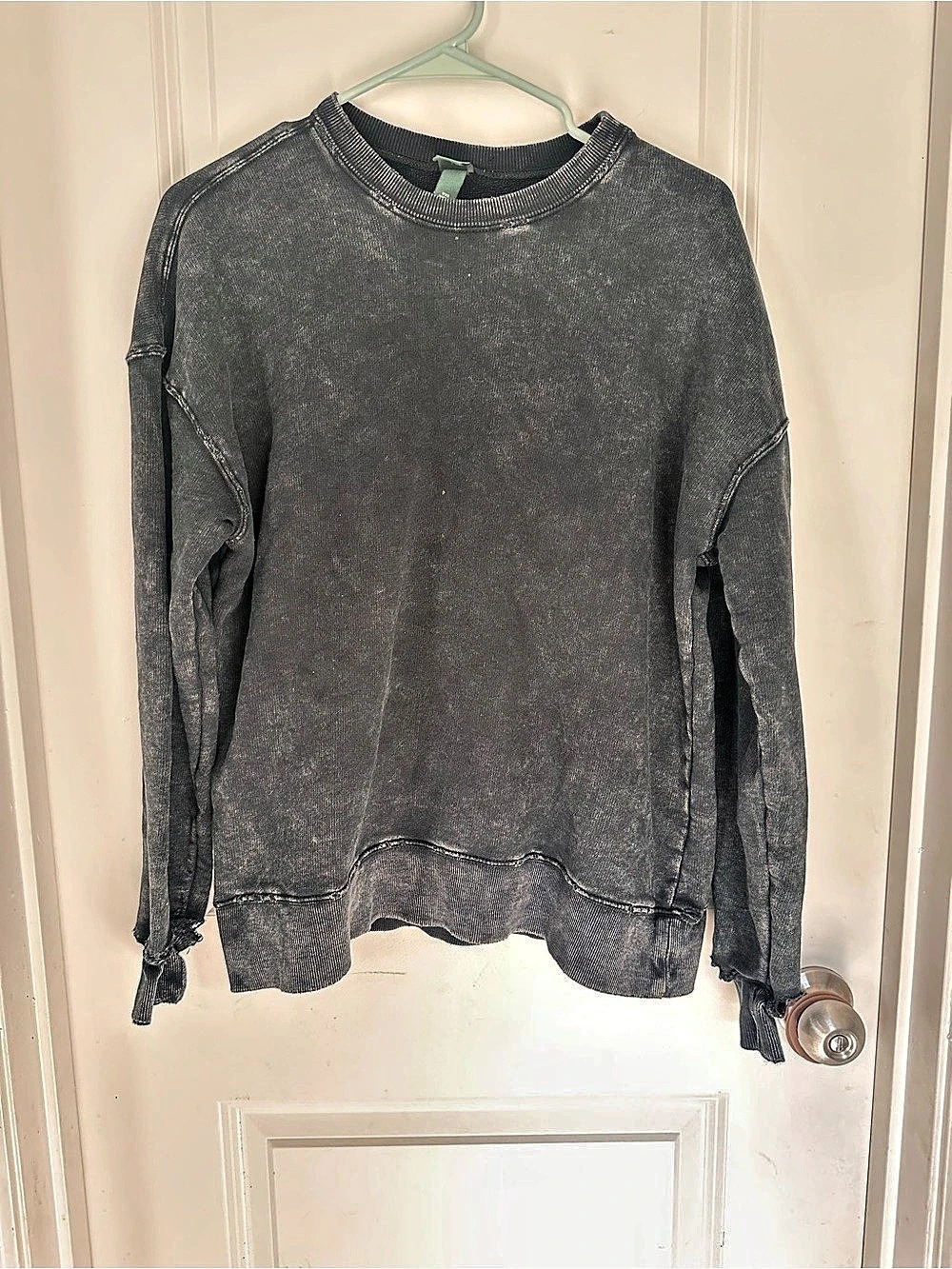 Distressed Wild Fable Black Crewneck Sweatshirt Size XXS